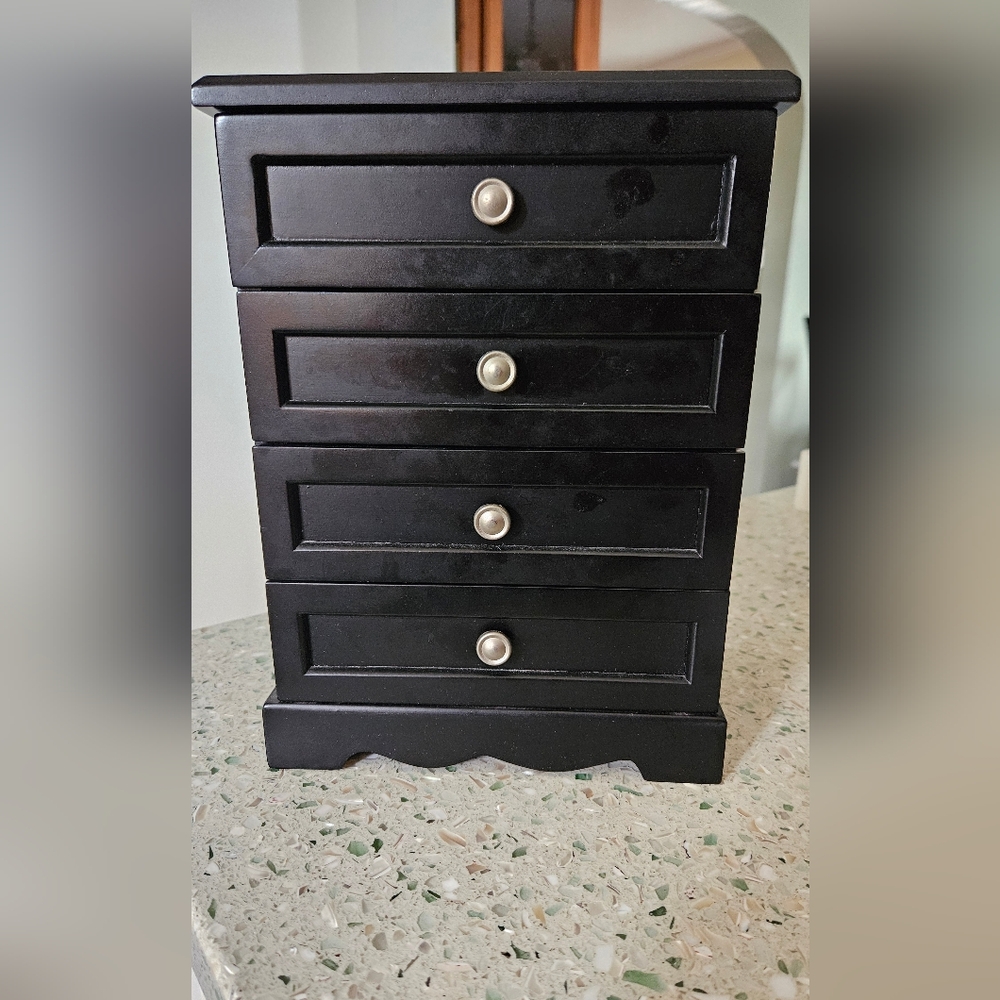 **SOLD ELSEWHERE** Jewelry Chest